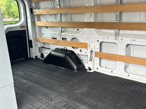 Used 2018 Ford Transit 250 130 Low Roof w/ Exterior Upgrade Package RWD image 12