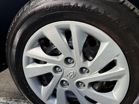 Used 2017 Hyundai Elantra SE image 6