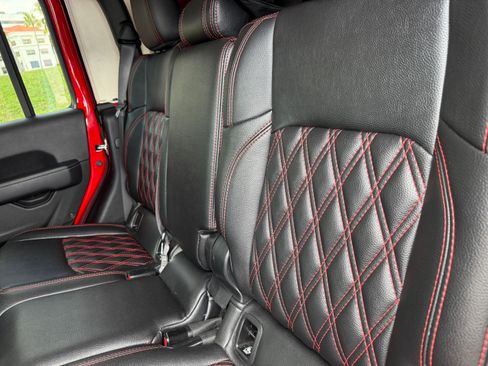 Used 2022 Jeep Gladiator Overland w/ Popular Equipment Package image 17