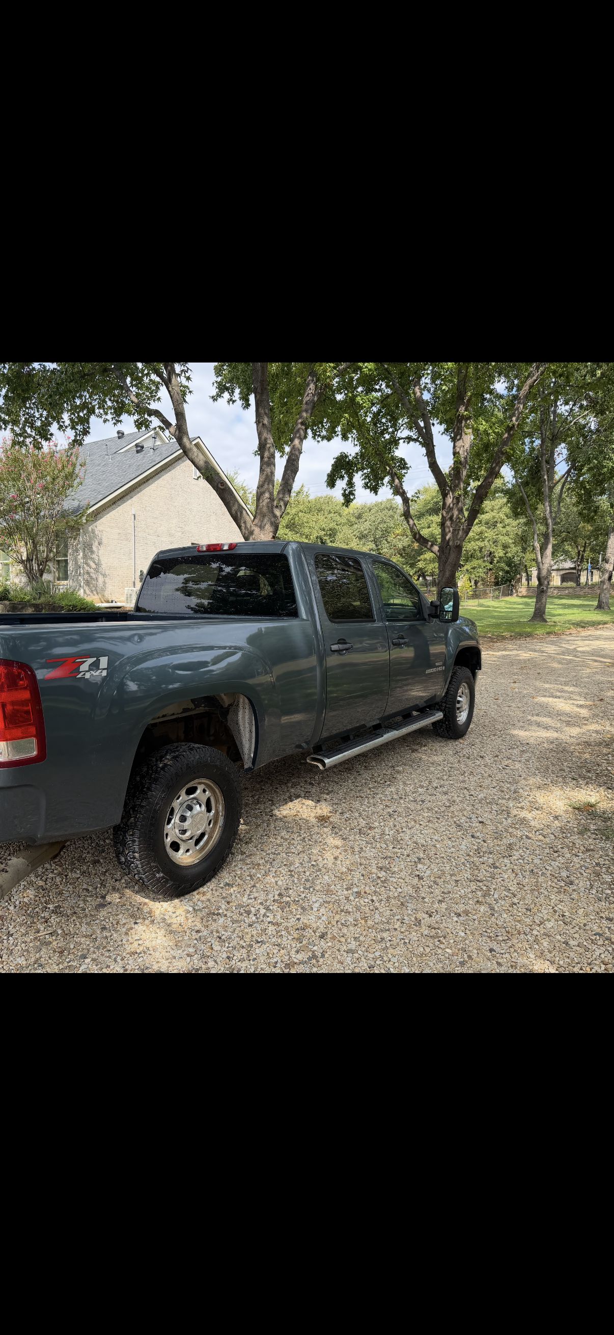 Used 2007 GMC Sierra 2500 SLE w/ Z71 Off-Road Package AWD/4WD image 1