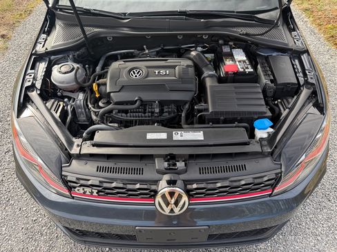 Used 2018 Volkswagen GTI SE image 18