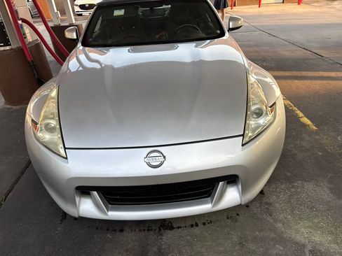 Used 2010 Nissan 370Z Touring w/ Sport Pkg RWD image 13