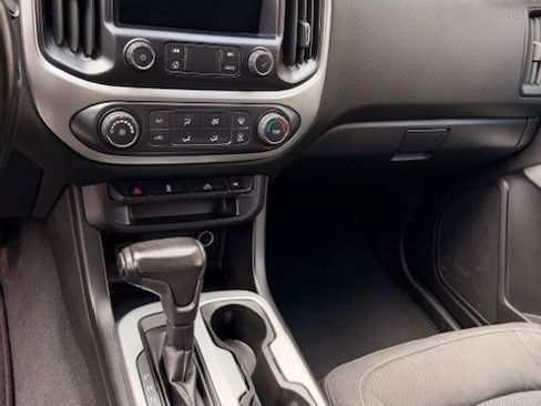 Used 2019 Chevrolet Colorado LT w/ Colorado RST Special Edition image 10