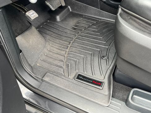 Used 2012 Dodge Grand Caravan R/T w/ Driver Convenience Group FWD image 19