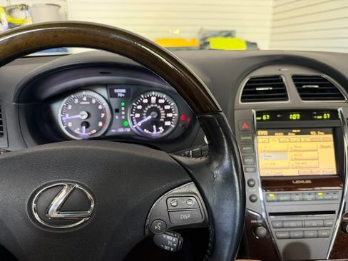 Used 2011 Lexus ES 350 FWD image 11