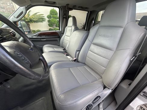 Used 2006 Ford F350 Lariat AWD/4WD image 11