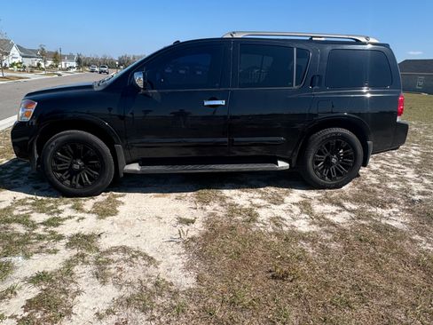 Used 2011 Nissan Armada SV w/ Driver Pkg image 4