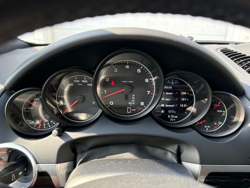 Used 2014 Porsche Cayenne AWD/4WD image 15