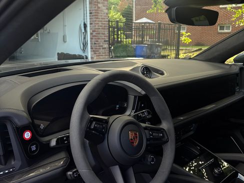 Used 2026 Porsche Cayenne GTS AWD/4WD image 11