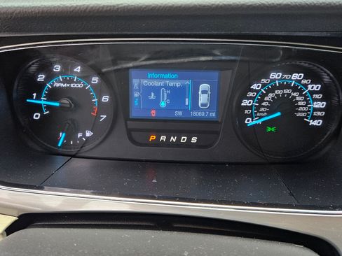 Used 2013 Ford Taurus SEL image 10