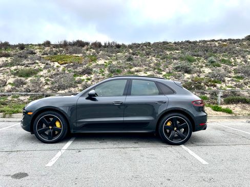 Used 2017 Porsche Macan Turbo image 4