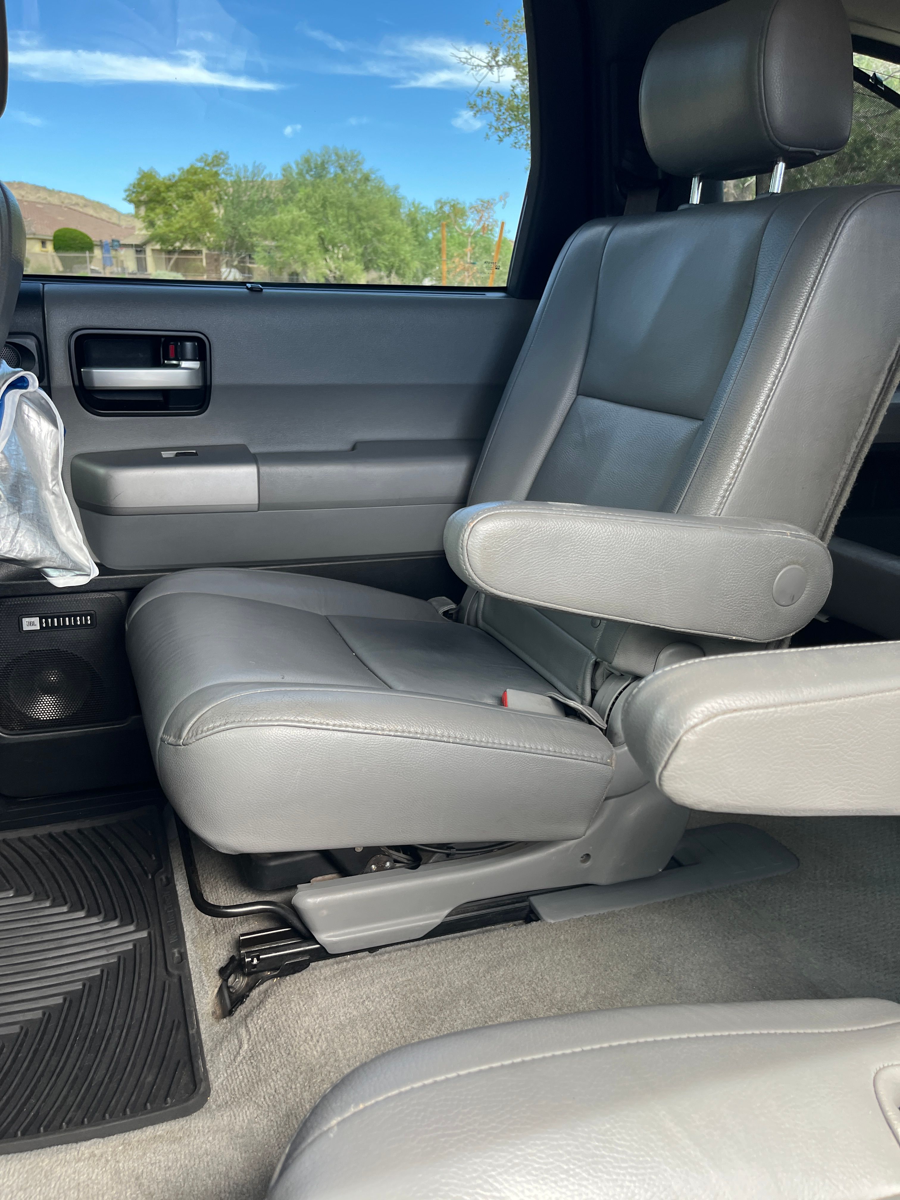 Used 2008 Toyota Sequoia Limited w/ Cold Area Pkg AWD/4WD image 20