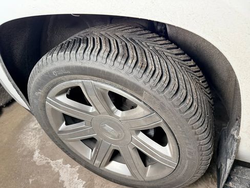 Used 2019 Cadillac Escalade ESV Luxury image 6