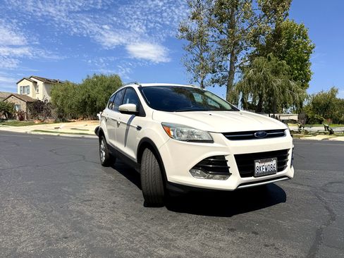 Used 2016 Ford Escape Titanium FWD image 14