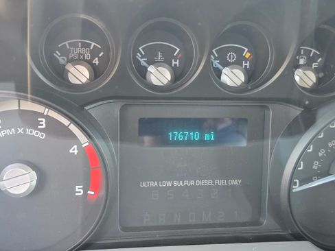 Used 2011 Ford F250 XL w/ PWR Equipment Group image 2