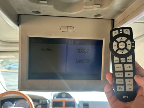 Used 2008 Chrysler Aspen Limited image 11