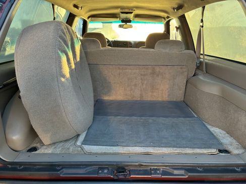 Used 1999 Chevrolet Tahoe 4WD 2-Door w/ Preferred Equipment Group image 12