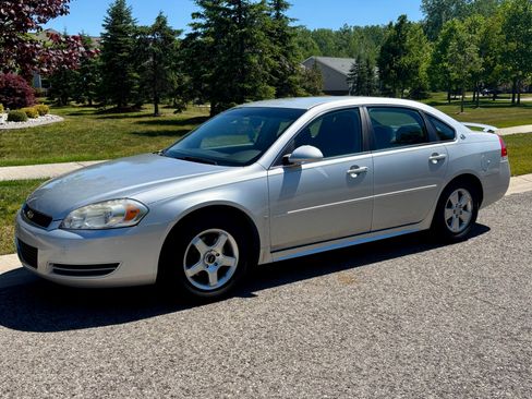 Used 2009 Chevrolet Impala LT FWD image 1