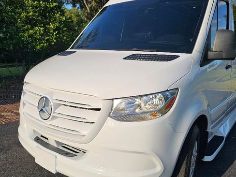 Used 2020 Mercedes-Benz Sprinter 2500 image 2