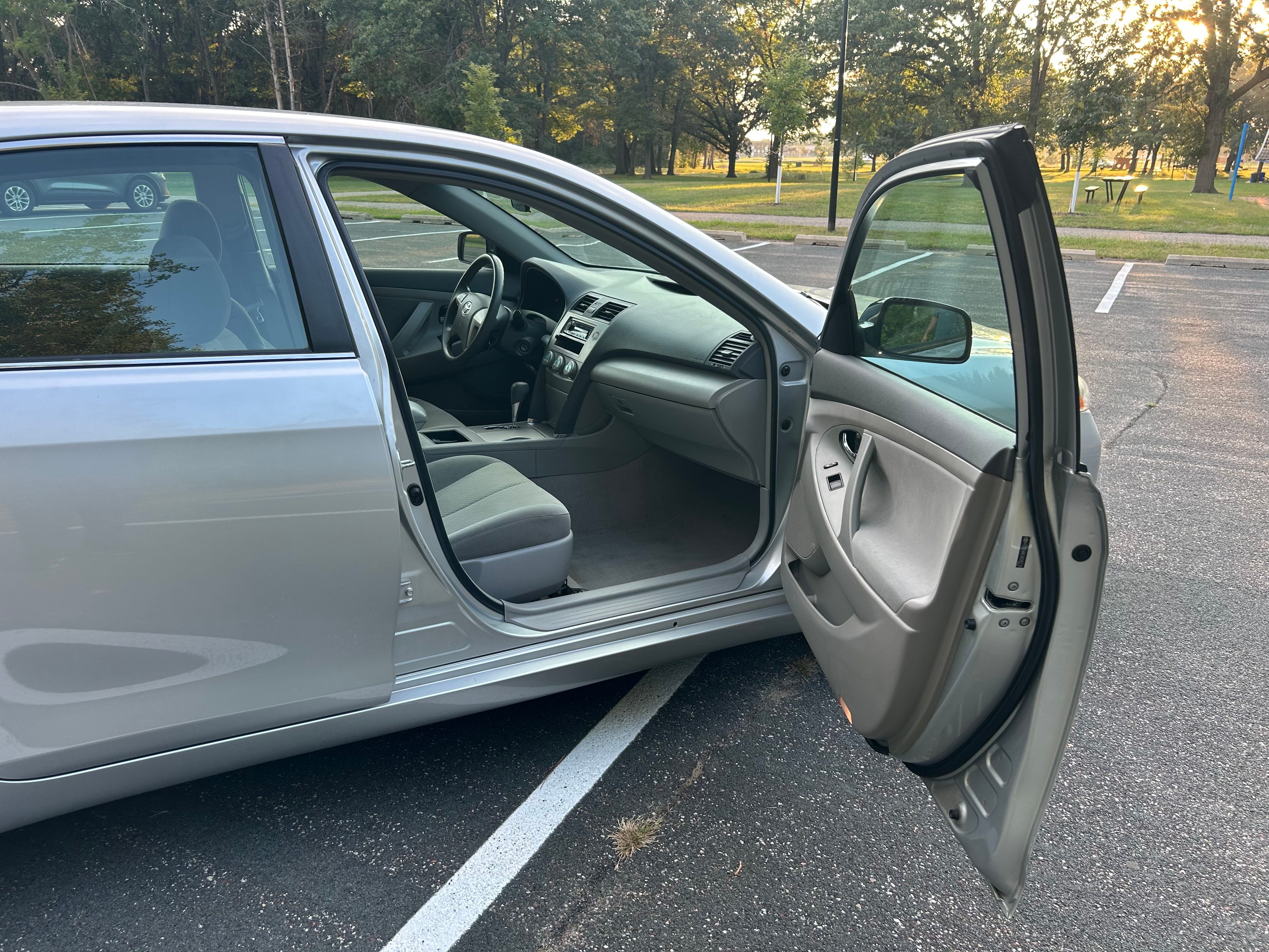 Used 2009 Toyota Camry SE FWD image 10