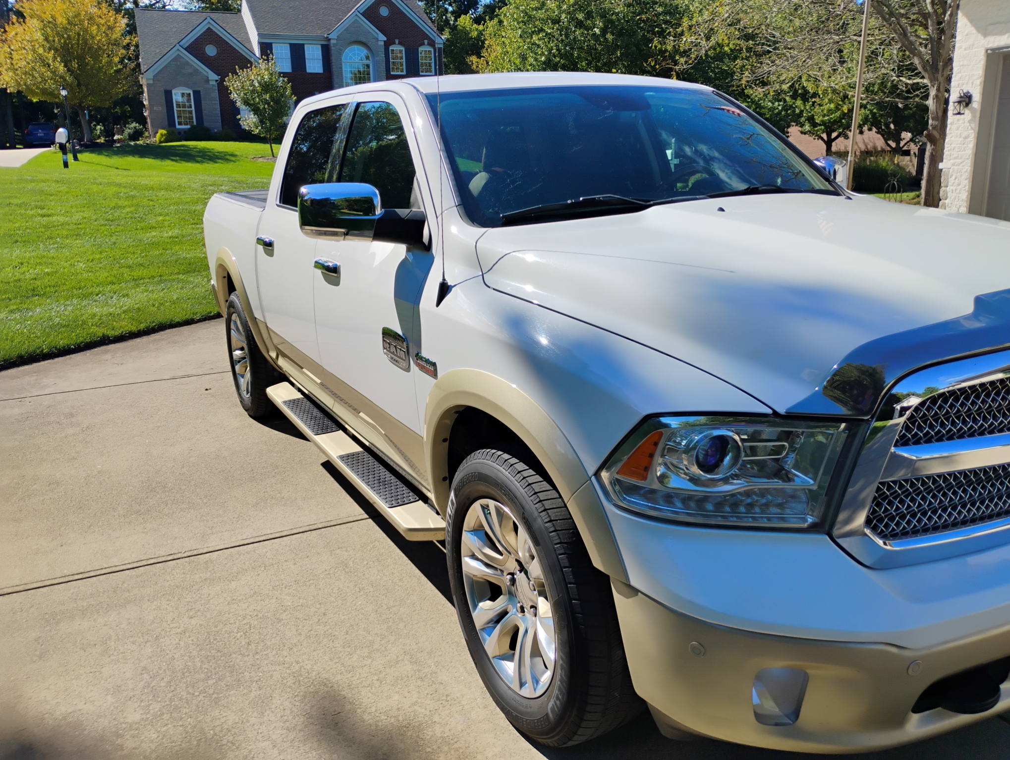 Used 2016 RAM 1500 Laramie Longhorn w/ Convenience Group AWD/4WD image 2