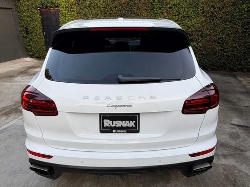 Used 2017 Porsche Cayenne Platinum Edition AWD/4WD image 5