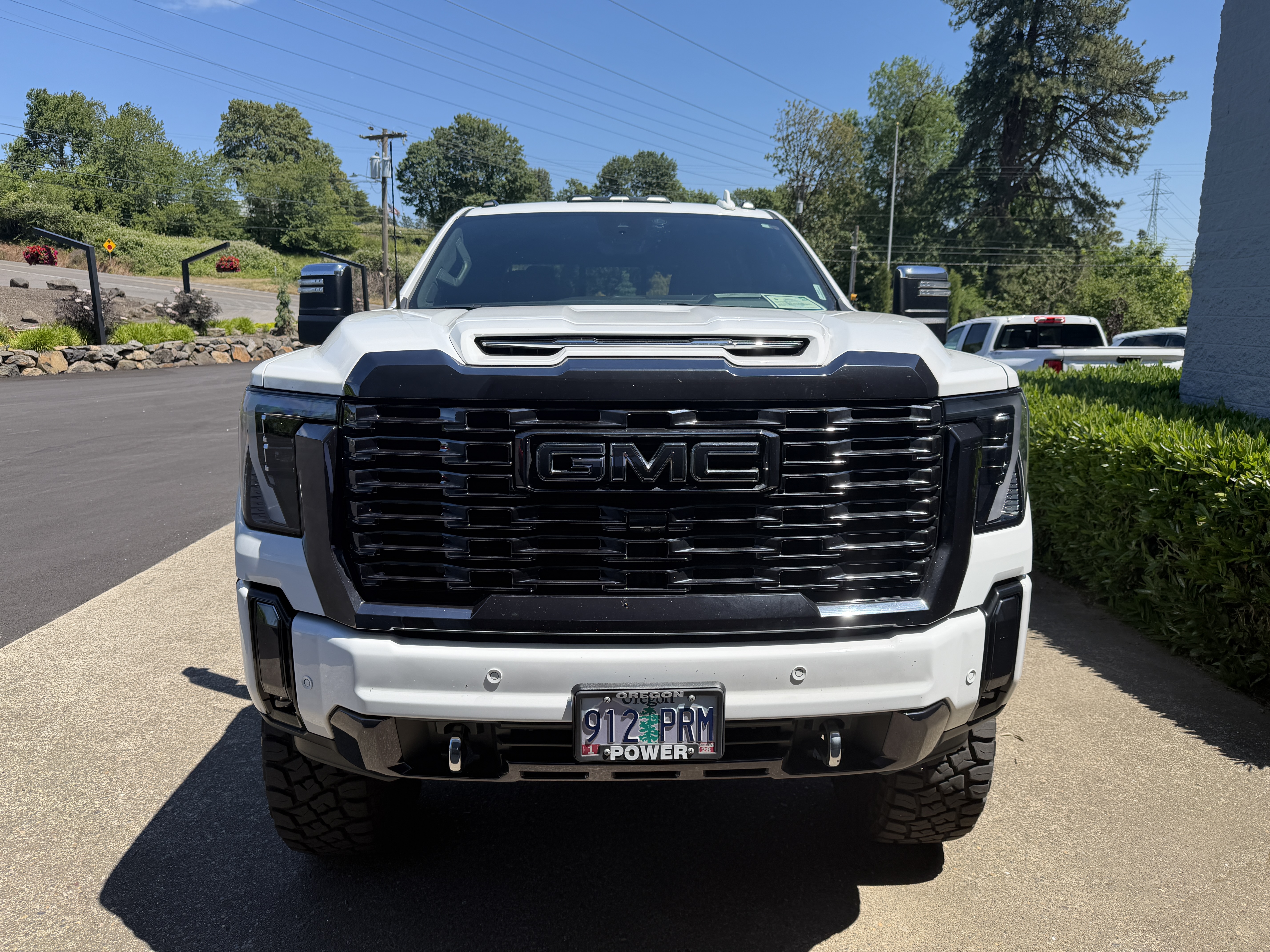 Used 2024 GMC Sierra 2500 Denali Ultimate AWD/4WD image 8