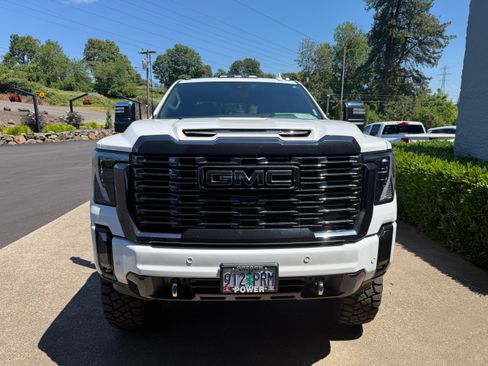 Used 2024 GMC Sierra 2500 Denali Ultimate AWD/4WD image 8