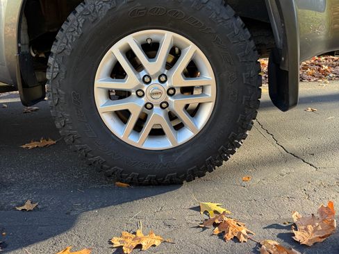 Used 2016 Nissan Frontier SV w/ SV Value Truck Pkg image 25