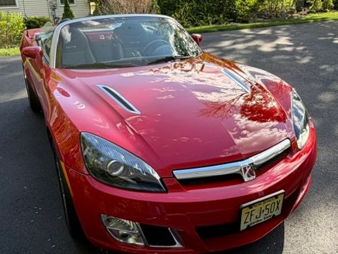 Used 2008 Saturn Sky Red Line RWD image 2