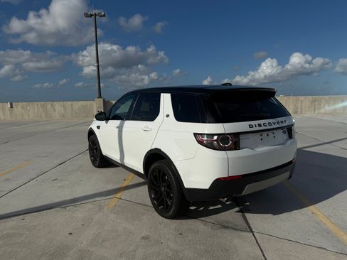 Used 2015 Land Rover Discovery Sport HSE image 11