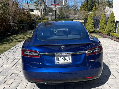 Used 2016 Tesla Model S P90D image 2