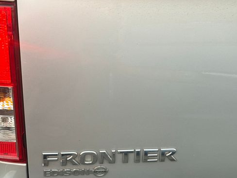 Used 2019 Nissan Frontier SV w/ Value Truck Package image 6