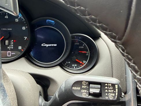 Used 2016 Porsche Cayenne AWD/4WD image 13