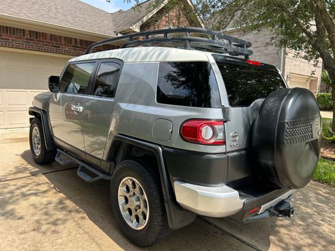 Used 2012 Toyota FJ Cruiser 4WD w/ Convenience Pkg image 5