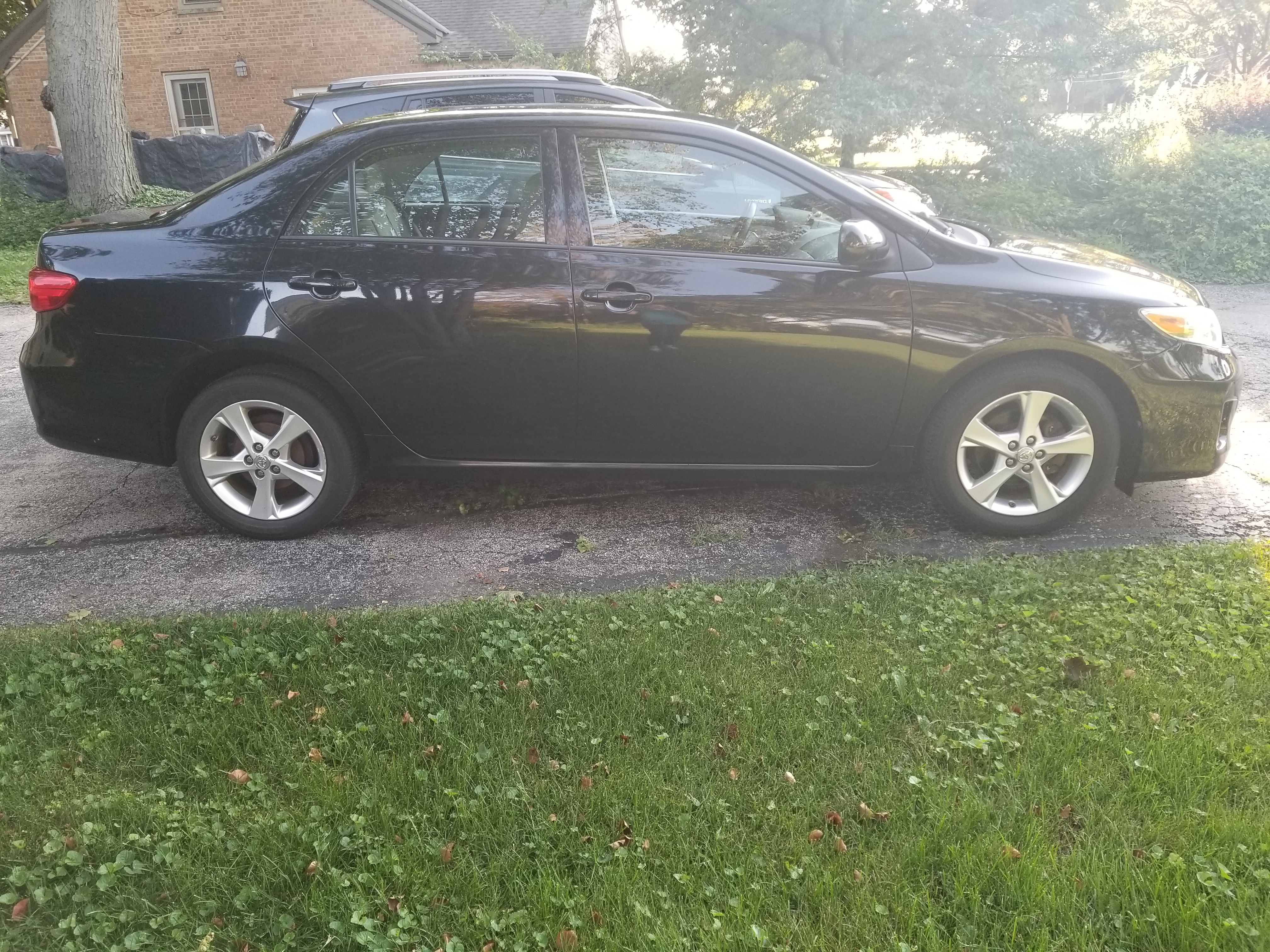 Used 2012 Toyota Corolla LE w/ Preferred Accessory Pkg FWD image 4