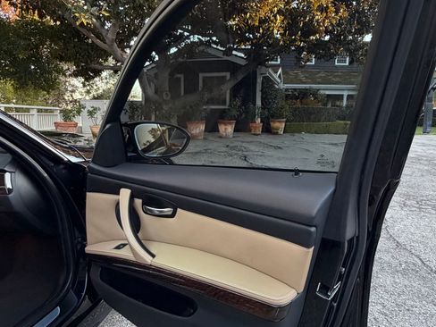 Used 2010 BMW M3 Sedan image 23