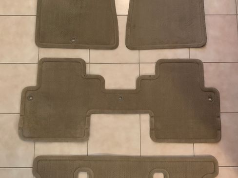 Used 2010 Buick Enclave CXL image 26