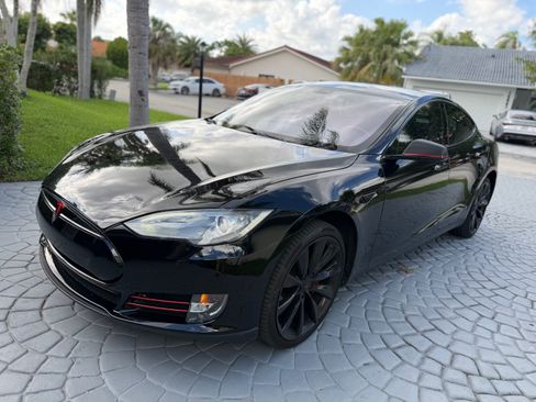 Used 2014 Tesla Model S P85 RWD image 2