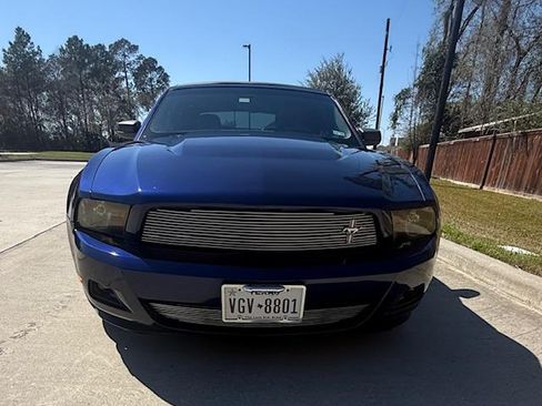 Used 2010 Ford Mustang Premium image 21