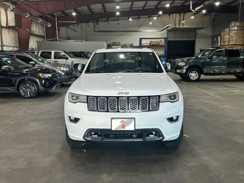 Used 2017 Jeep Grand Cherokee Overland image 1