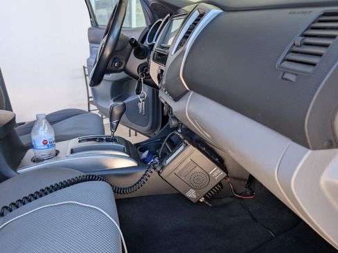 Used 2015 Toyota Tacoma 4x4 Double Cab w/ TRD Off-Road Package image 12