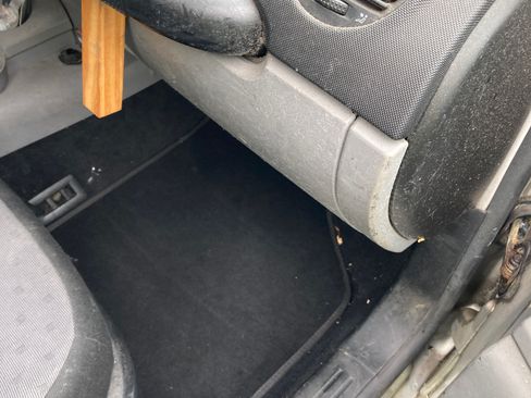 Used 2000 Volkswagen Beetle GLS FWD image 24
