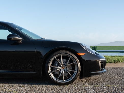 Used 2019 Porsche 911 Carrera image 11