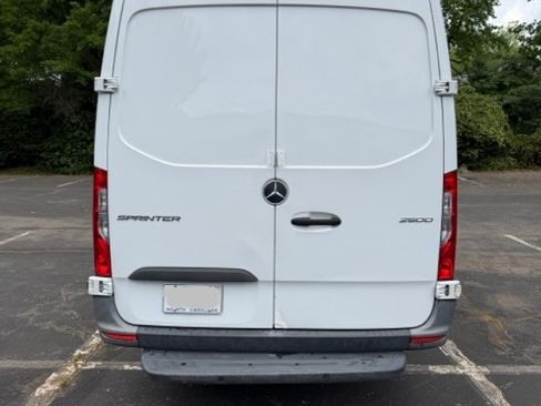 Used 2022 Mercedes-Benz Sprinter 2500 image 5