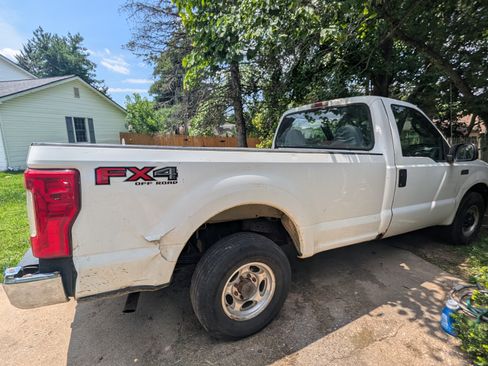Used 2004 Ford F250 XL RWD image 6