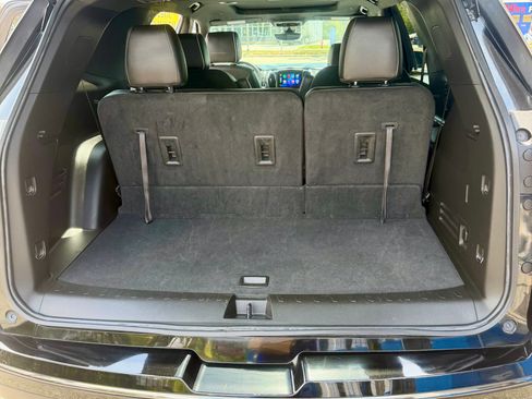 Used 2023 Chevrolet Traverse Premier w/ Redline Edition FWD image 9