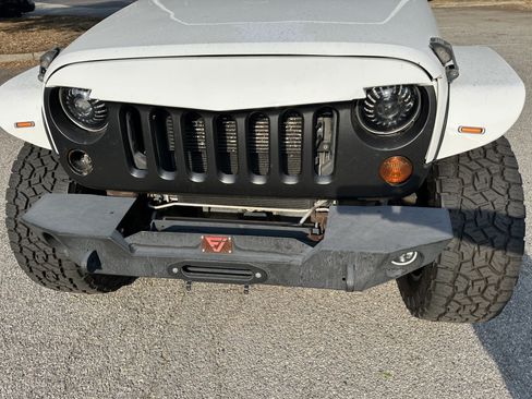 Used 2013 Jeep Wrangler Unlimited Sahara AWD/4WD image 27