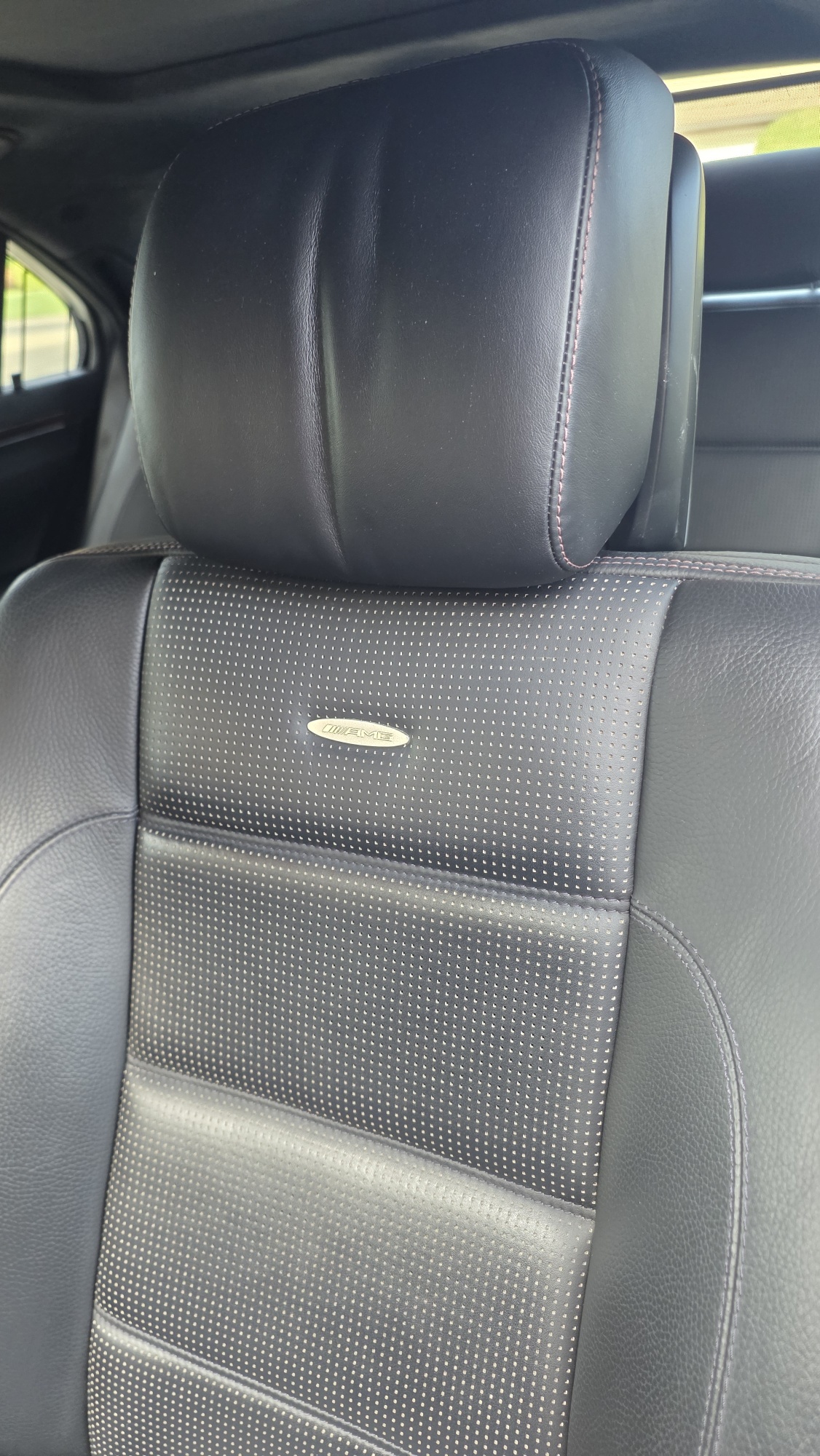 Used 2011 Mercedes-Benz S 63 AMG image 25