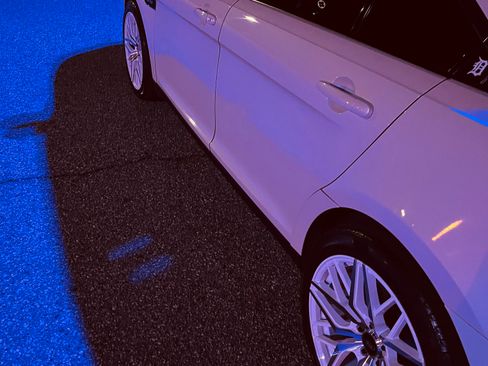 Used 2015 Ford Taurus SHO w/ Equipment Group 401A image 9